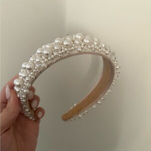Elegant Pearl Embellished Headband